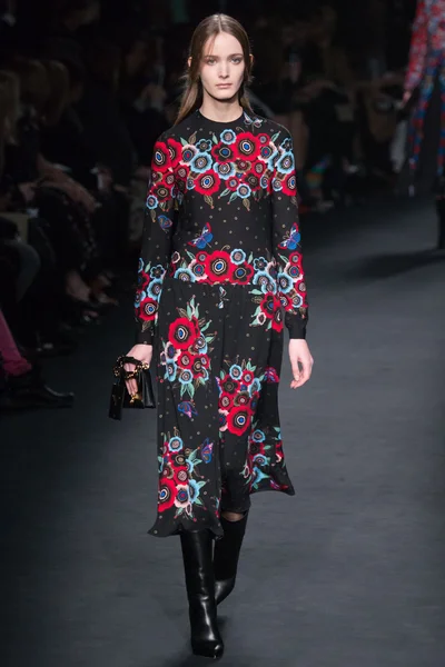 Look 63
